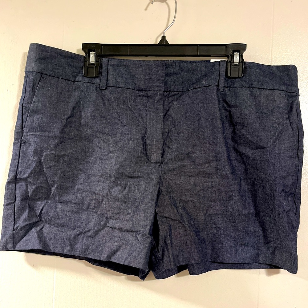 Ann Taylor 5in blue denim short